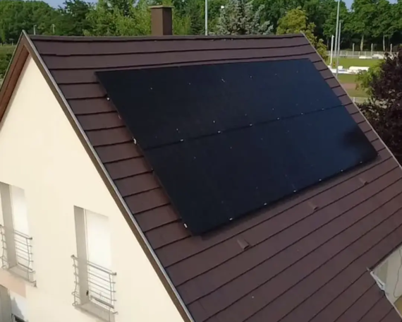 Installation de panneaux solaires sur toiture de maison à Strasbourg réalisée par Calisun
