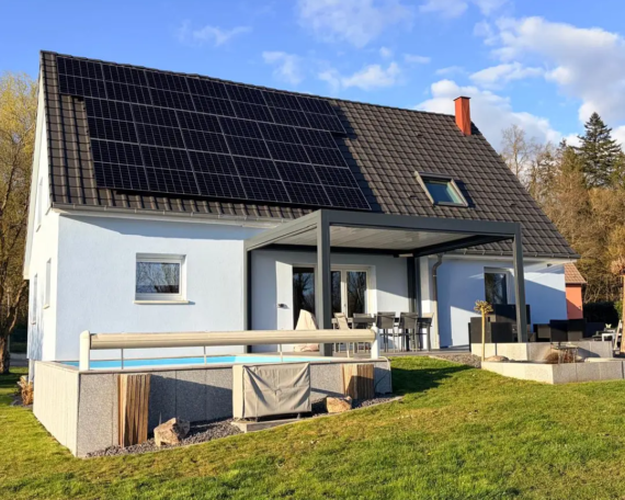 Combien produit un panneau photovoltaïque de 500 Wc par jour sur une maison à Strasbourg posé par Calisun